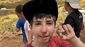 אלון ואבן החן שמצא, צילום: רשות הטבע והגנים